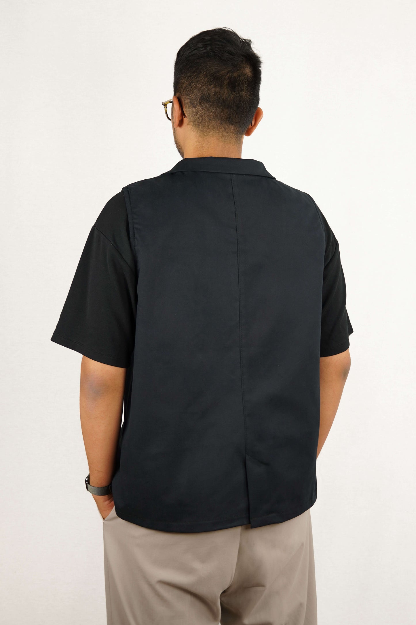 THE SLEEVELESS JACKET