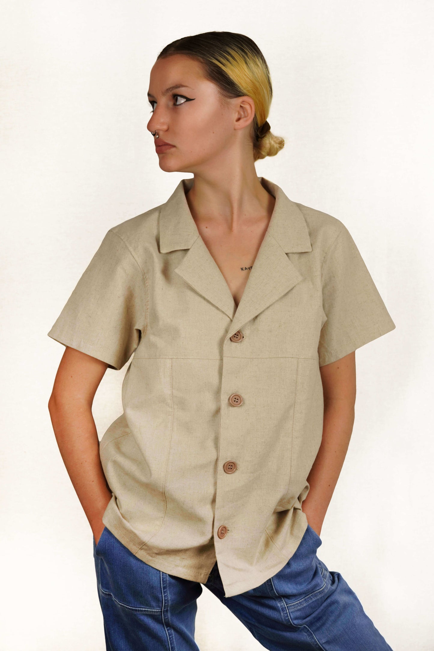 THE LINEN SHIRT