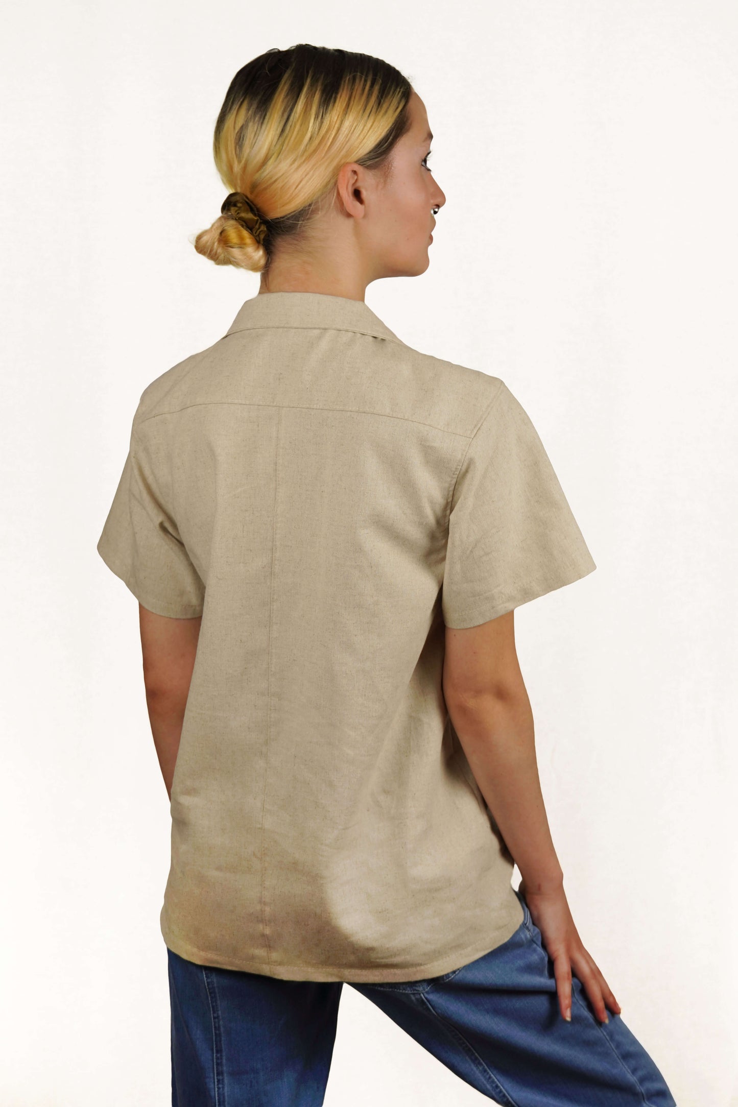 THE LINEN SHIRT